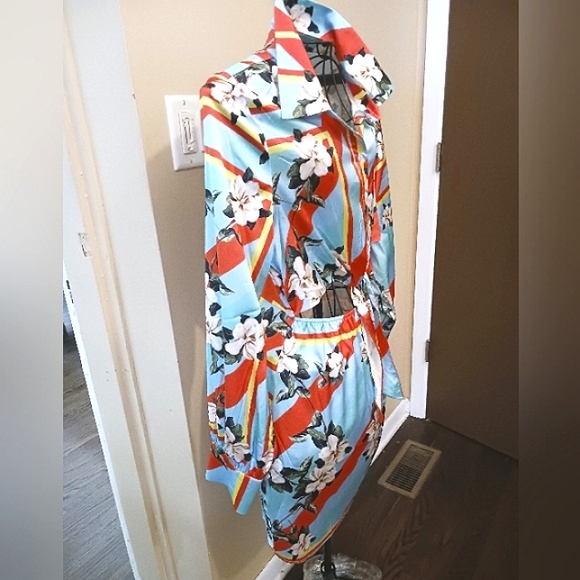 Floral Print Mini Dress - Picture 2 of 4